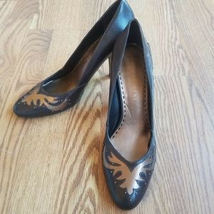 Gianni Bini Womans 10M Heels Brown Bronze Studs